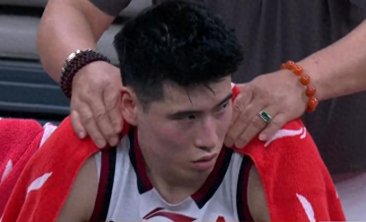 1-0!CBA大黑马迎季后赛首胜!双MVP合砍59分,贺西宁本土第一人